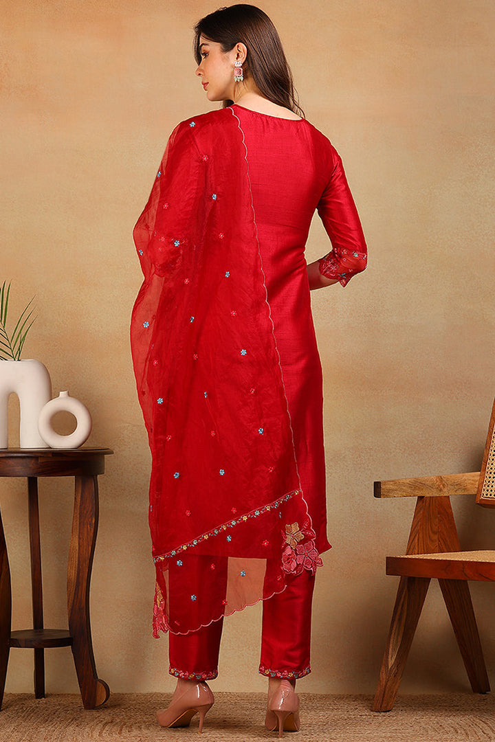 ZERESOUQ-Red-Silk-Blend-Solid-Embroidered-Straight-3-Piece-Kurta-Set