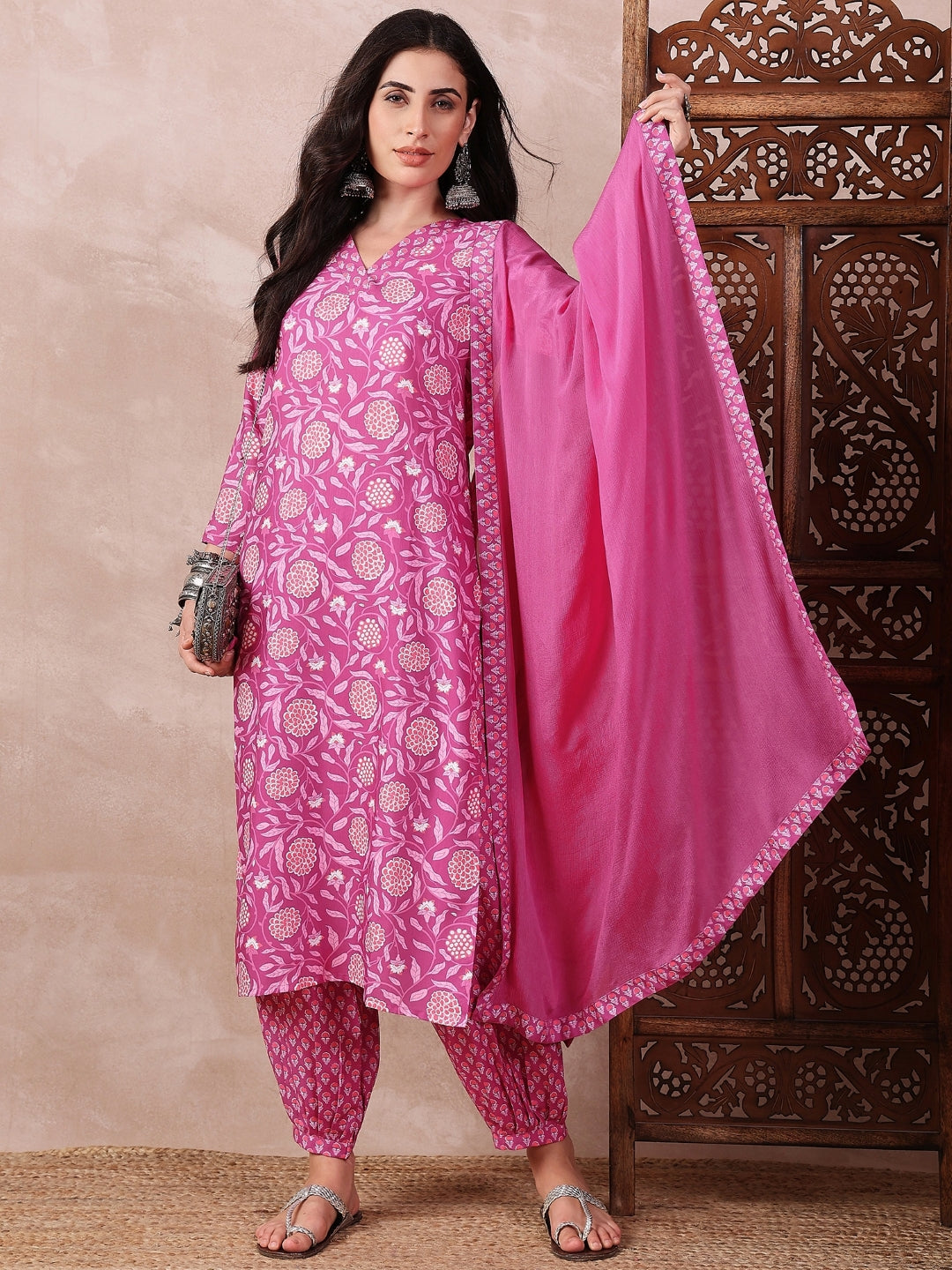 ZERESOUQ-Pink-Rayon-Blend-Floral-Printed-Kurta-Salwar-With-Dupatta