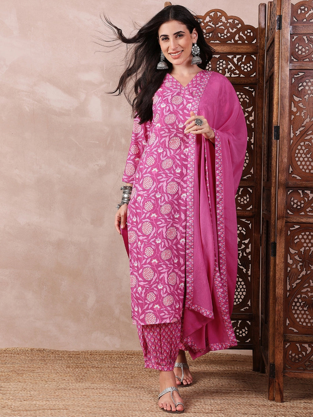 ZERESOUQ-Pink-Rayon-Blend-Floral-Printed-Kurta-Salwar-With-Dupatta
