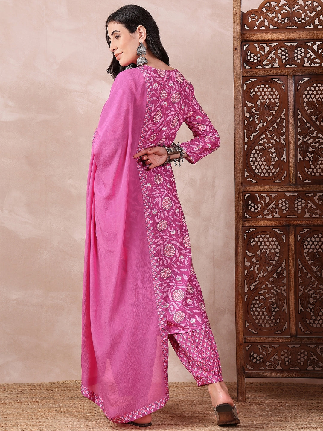 ZERESOUQ-Pink-Rayon-Blend-Floral-Printed-Kurta-Salwar-With-Dupatta