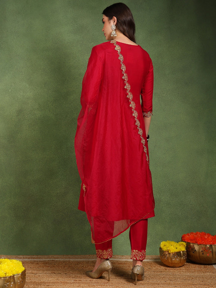 ZERESOUQ-Pink-Silk-Blend-Solid-Embroidered-Anarkali-Set