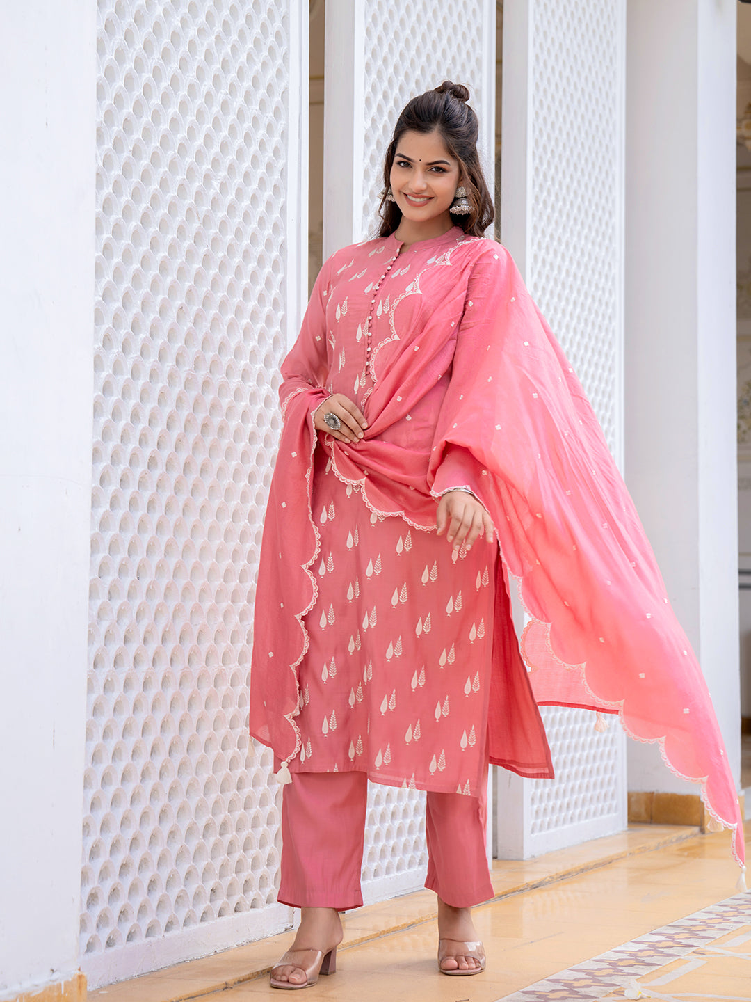 ZERESOUQ-Pink-Silk-Blend-Solid-Embroidered-Straight-3-Piece-Kurta-Set