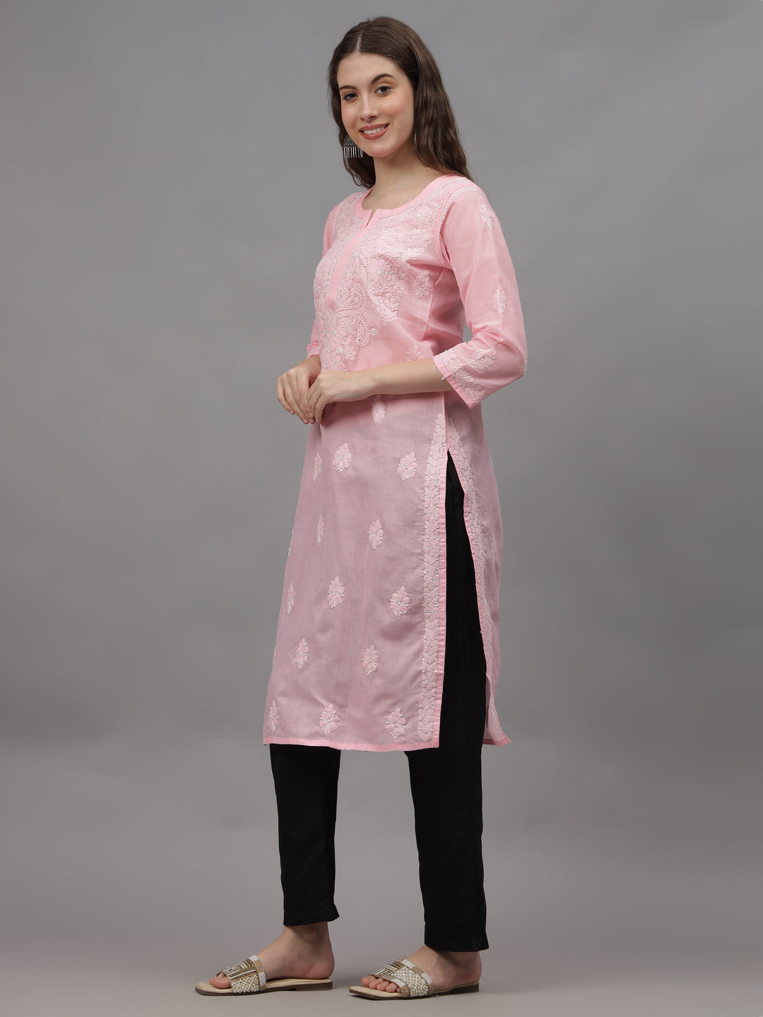 Pink-&-White-Cotton-Embroidery-Chikankari-Kurta