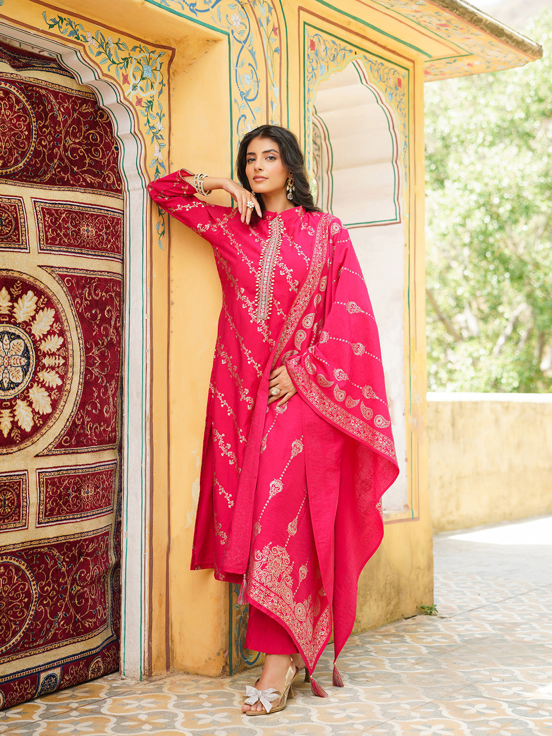 Pink-Silk-Blend-Floral-Printed-3-Piece-Kurta-Set