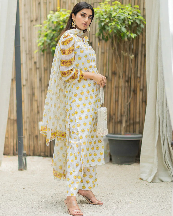 Golden-Chiffon-Golden-Buta-3-Piece-Kurta-Set