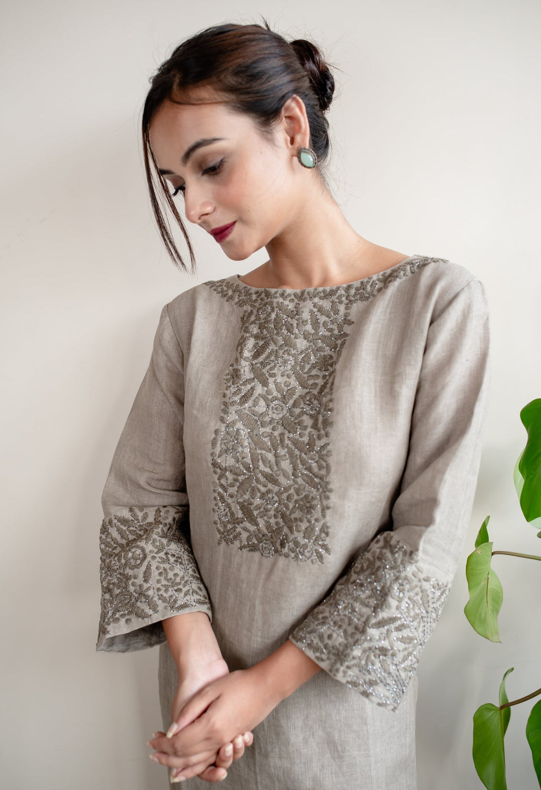 Steel-Grey-Linen-Hand-Embroidered-2-Piece-Kurta-Set