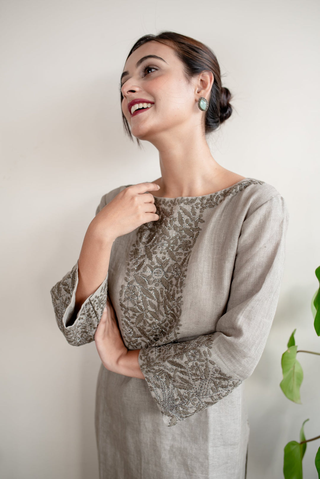 Steel-Grey-Linen-Hand-Embroidered-2-Piece-Kurta-Set