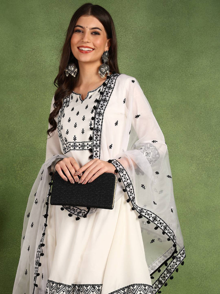 ZERESOUQ-White-Silk-Blend-Thread-Work-A-Line-3-Piece-Kurta-Set