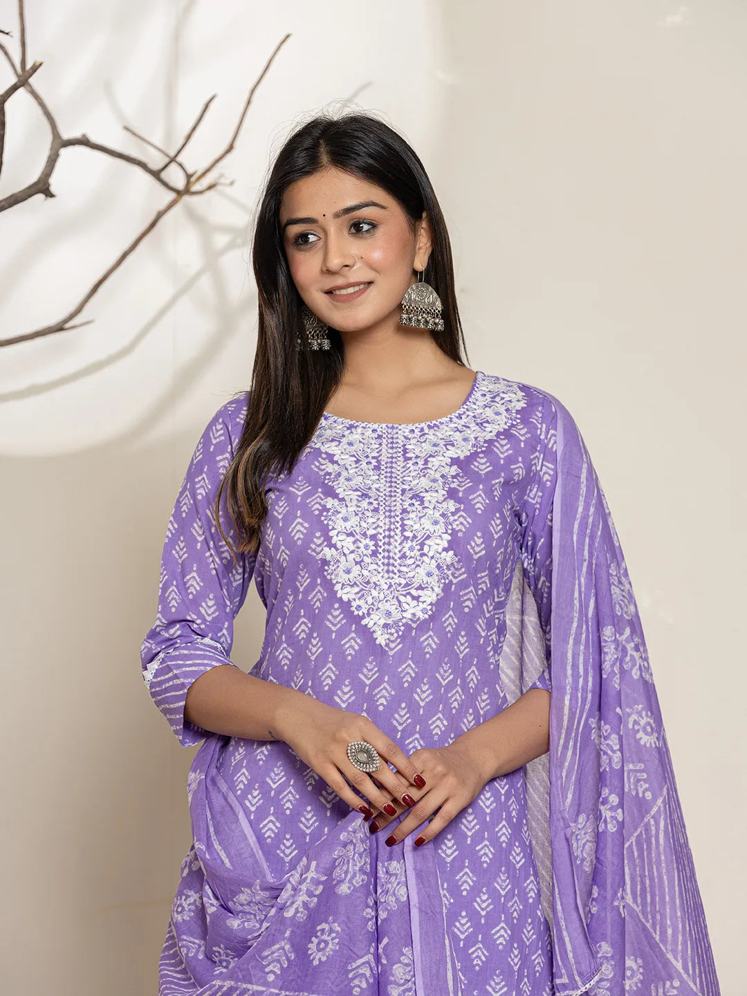 Lavender Cotton Ethnic Motifs Straight 3 Piece Kurta Set ZERESOUQ.COM