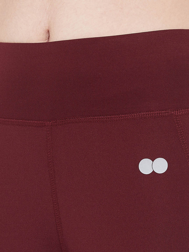 High Rise Activewear Tights In Maroon