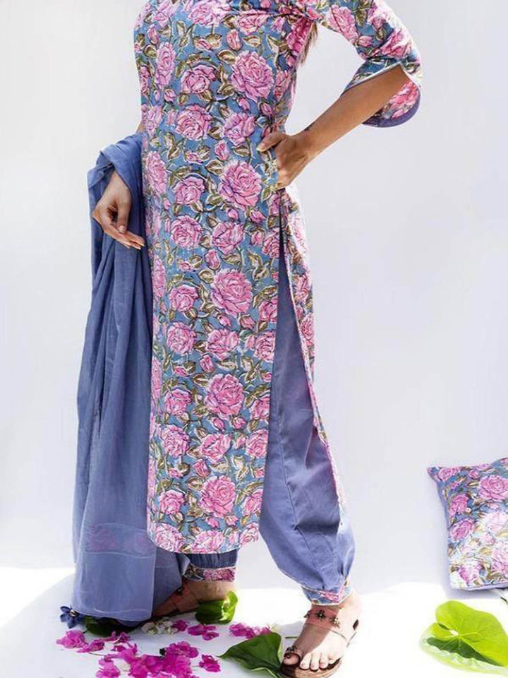 Baiguni-Loose-Kurta-With-Pants-(Set-Of-3)