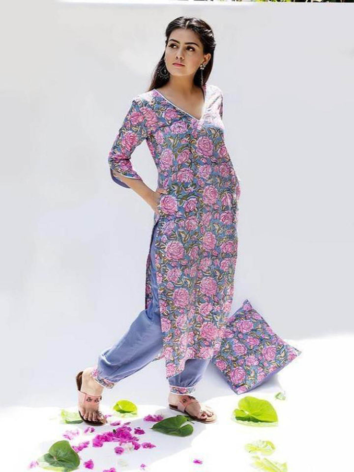 Baiguni-Loose-Kurta-With-Pants-(Set-Of-3)