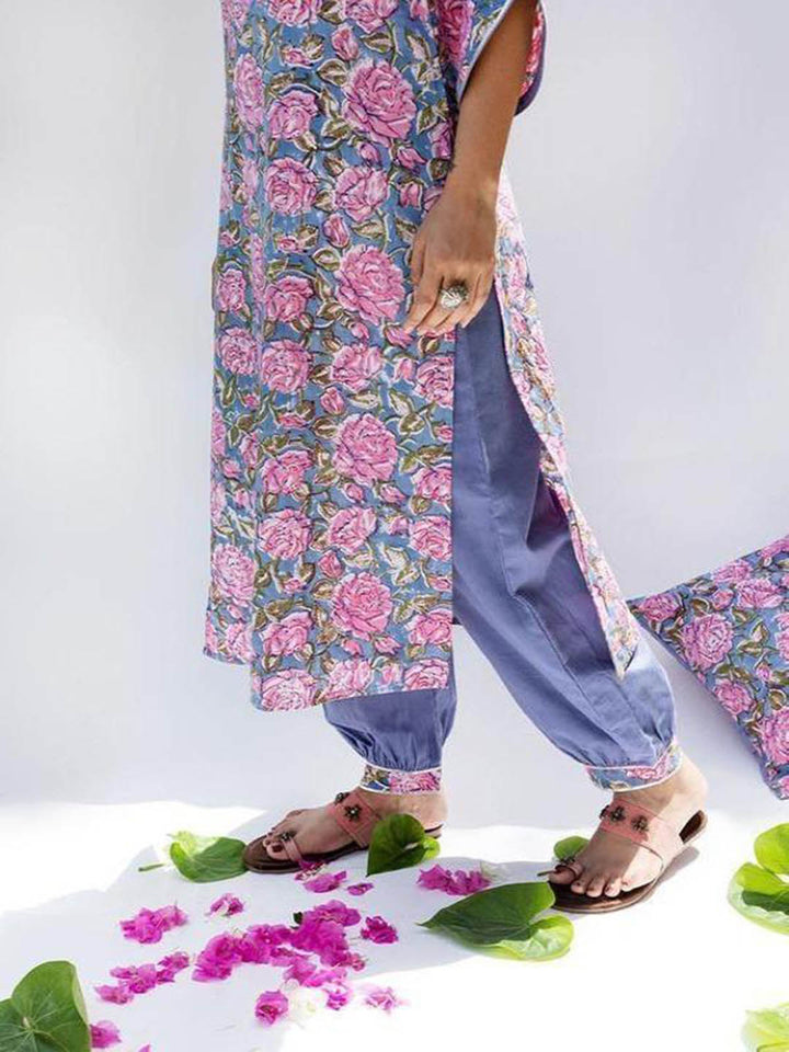 Baiguni-Loose-Kurta-With-Pants-(Set-Of-3)