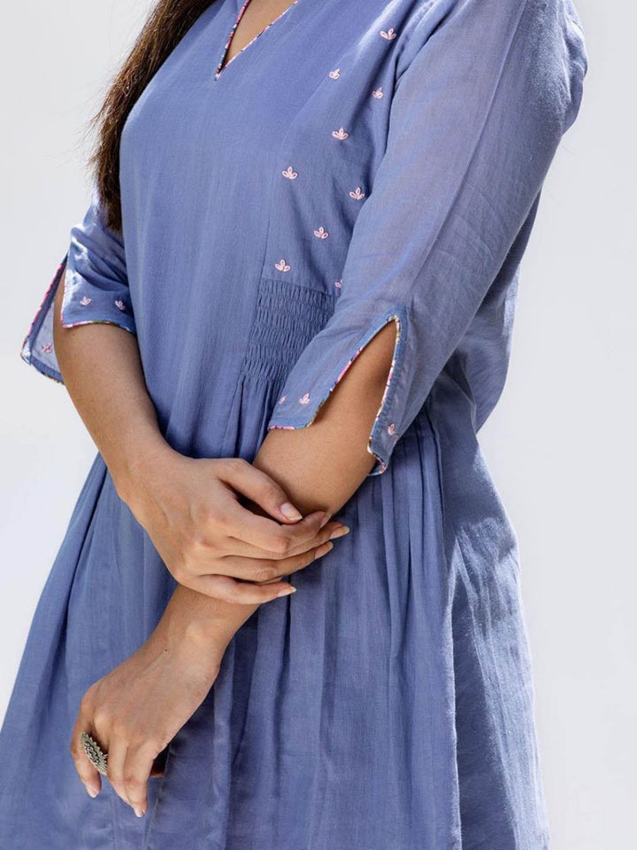 Baiguni-Short-Kurti-And-Pants
