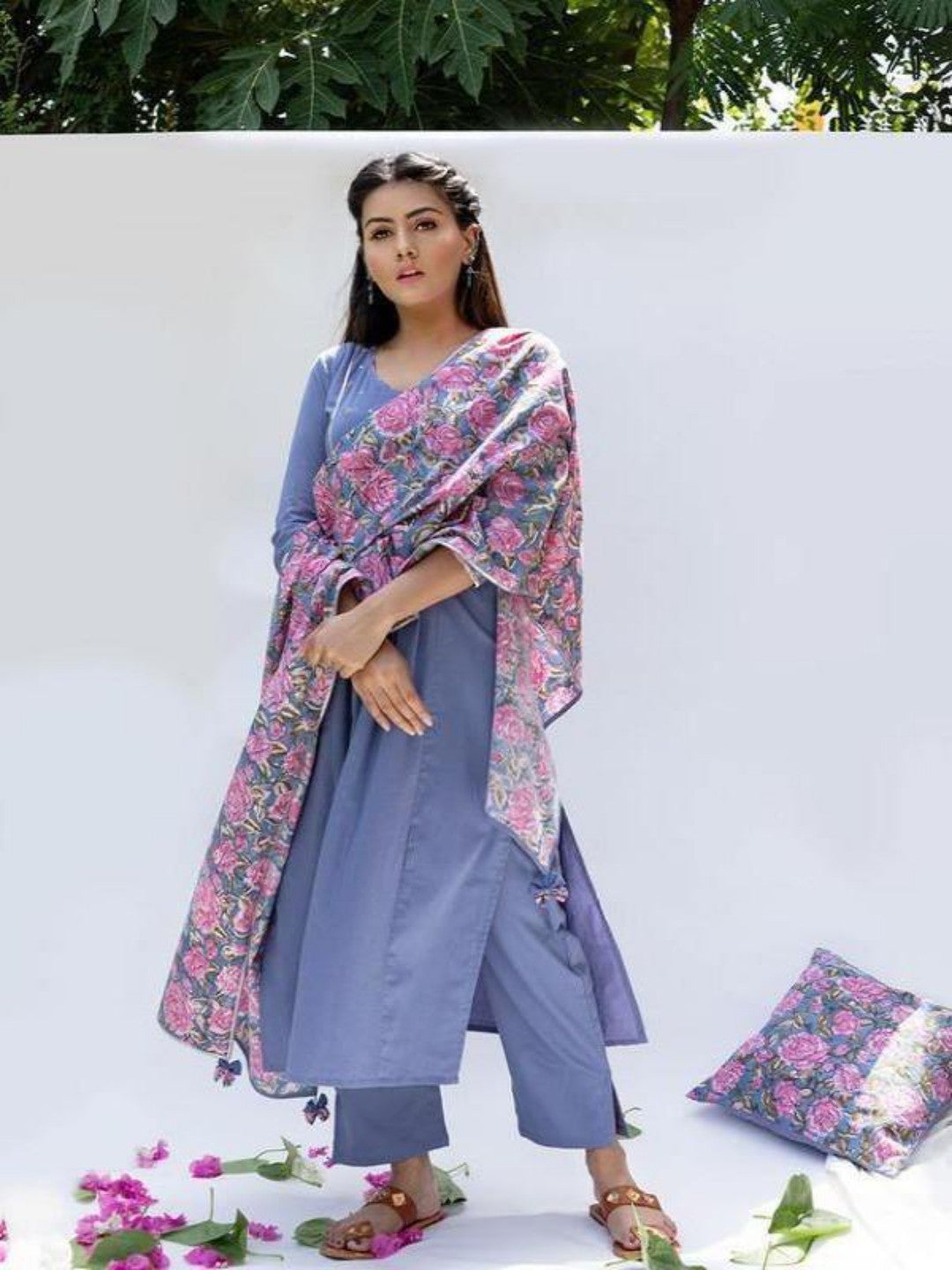 Baiguni-Straight-Kurta-And-Pant-Set