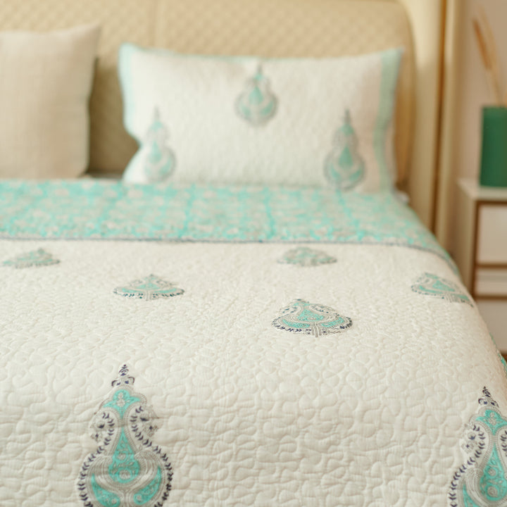 White & Blue Jacquard Quilted Bedspread Set Double (Reversible)