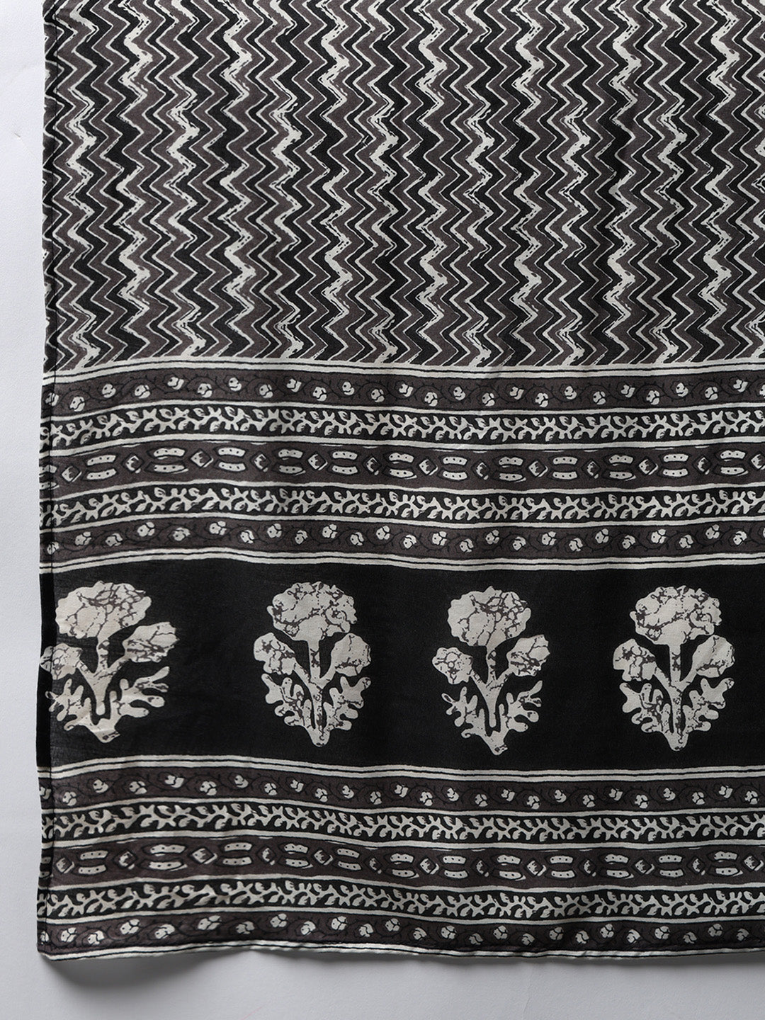 ZERESOUQ-Black-Cotton-Blend-Geometric-Printed-Straight-Kurta-Trouser-With-Dupatta