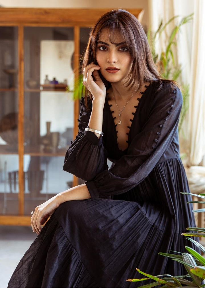 Black Loop Detailed Full Sleeves Midi Dress