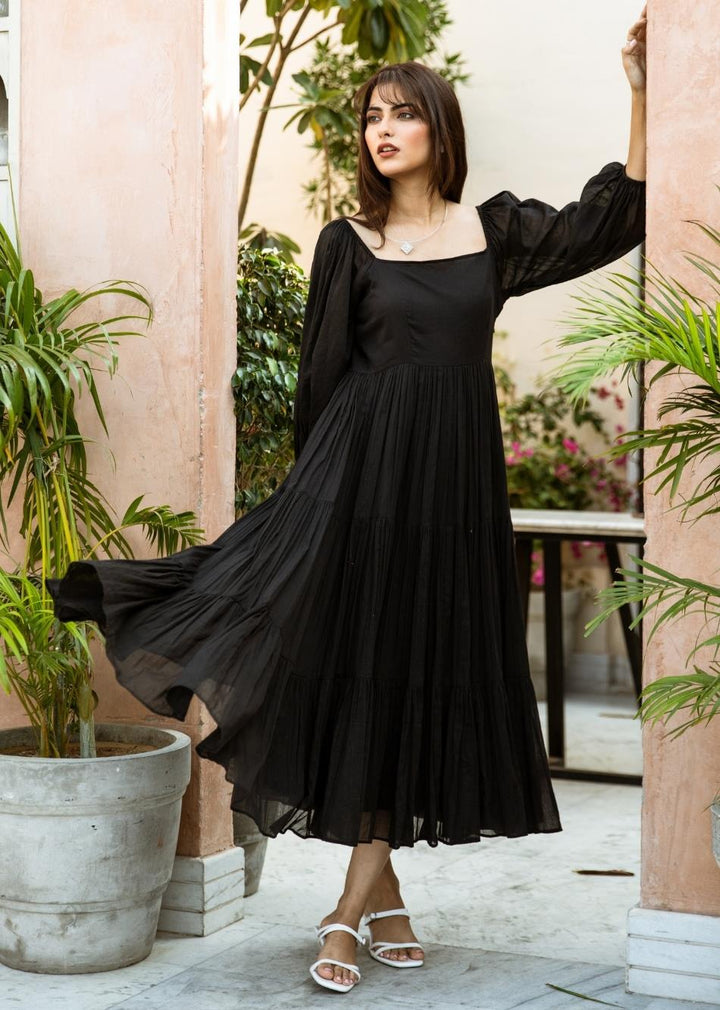 Black Solid Mulmul Square Neck Tiered Midi Dress