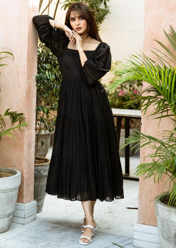 Black Solid Mulmul Square Neck Tiered Midi Dress
