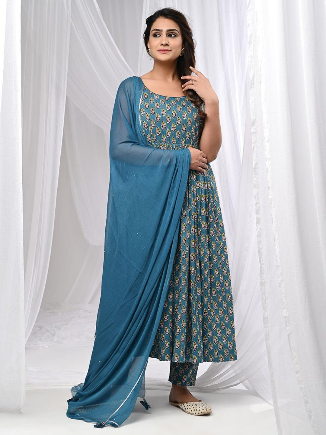 Fulwari-Pleated-Anarkali-Kurta-Set-&-Dupatta