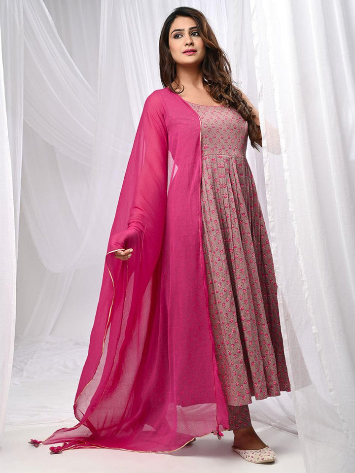 Fulwari-Pleated-Anarkali-Kurta-Set-&-Dupatta