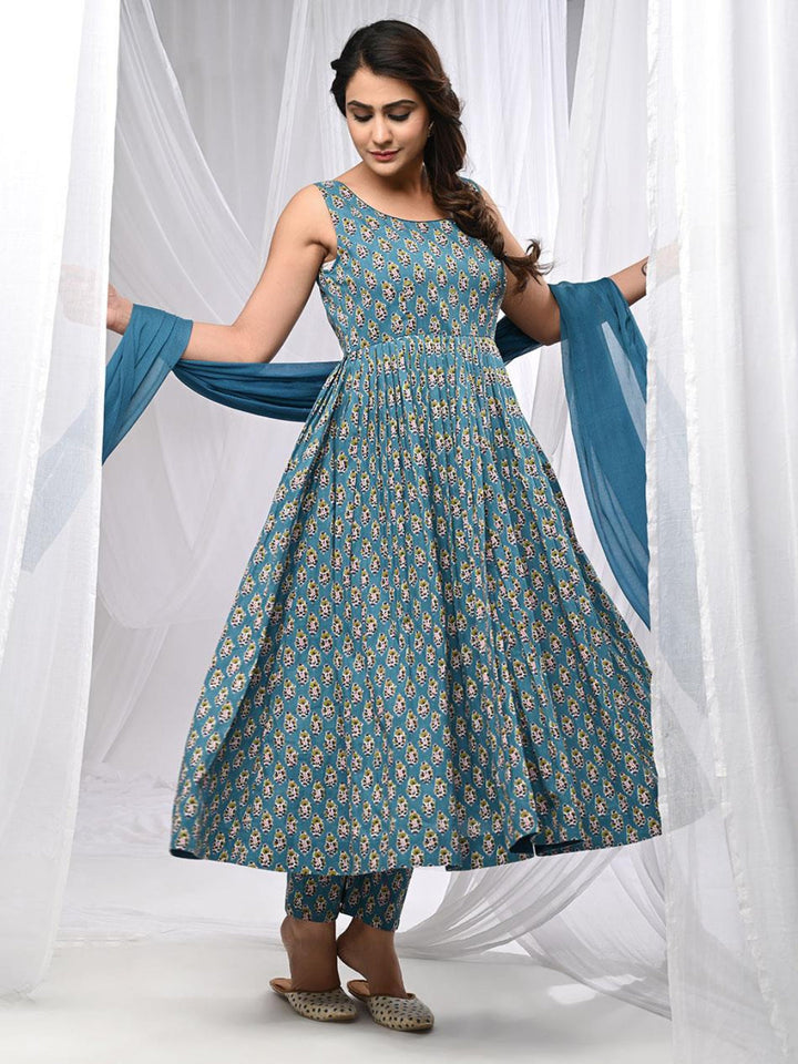 Fulwari-Pleated-Anarkali-Kurta-Set-&-Dupatta