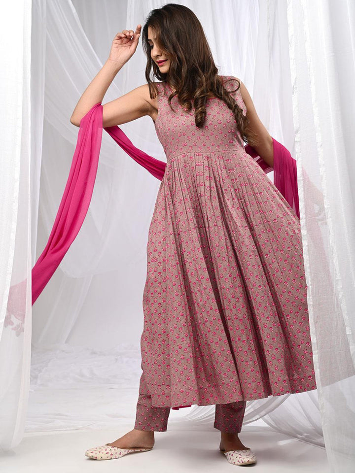 Fulwari-Pleated-Anarkali-Kurta-Set-&-Dupatta