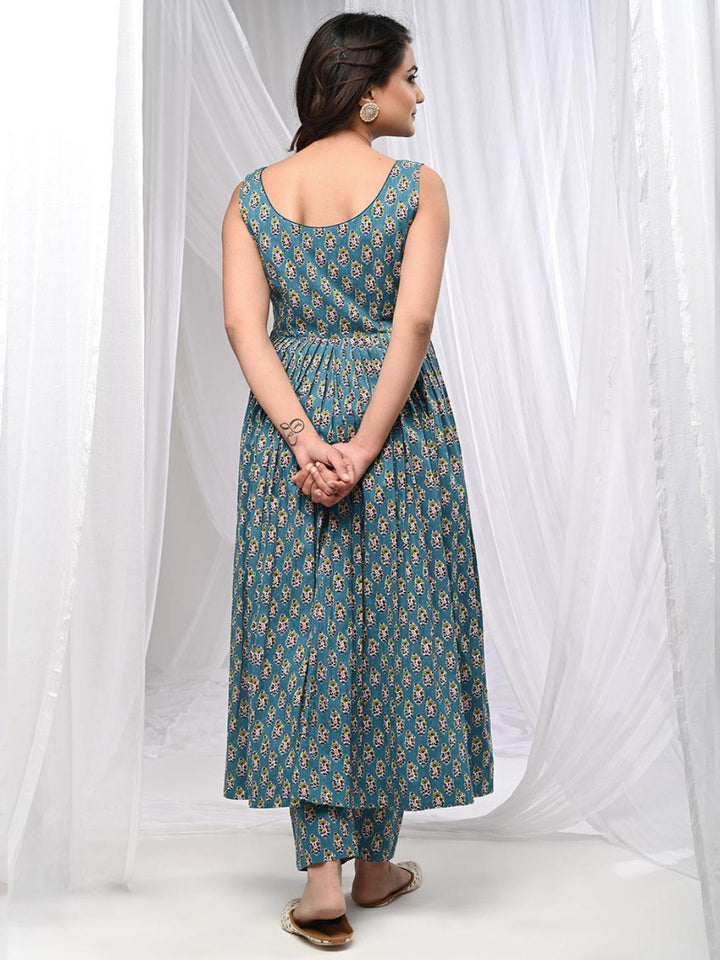 Fulwari-Pleated-Anarkali-Kurta-Set-&-Dupatta