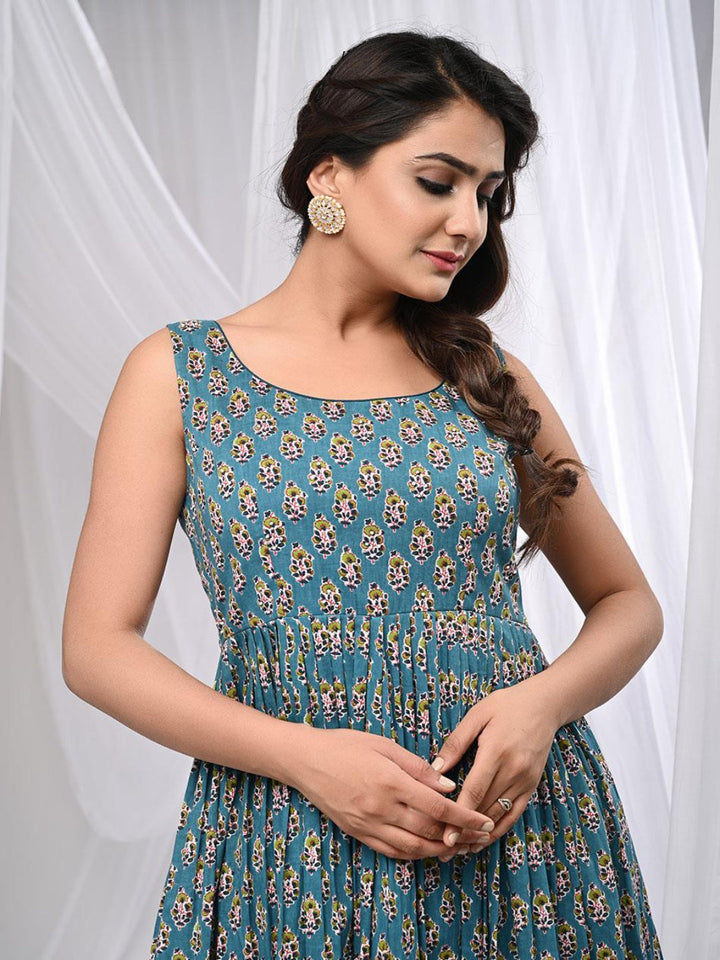 Fulwari-Pleated-Anarkali-Kurta-Set-&-Dupatta