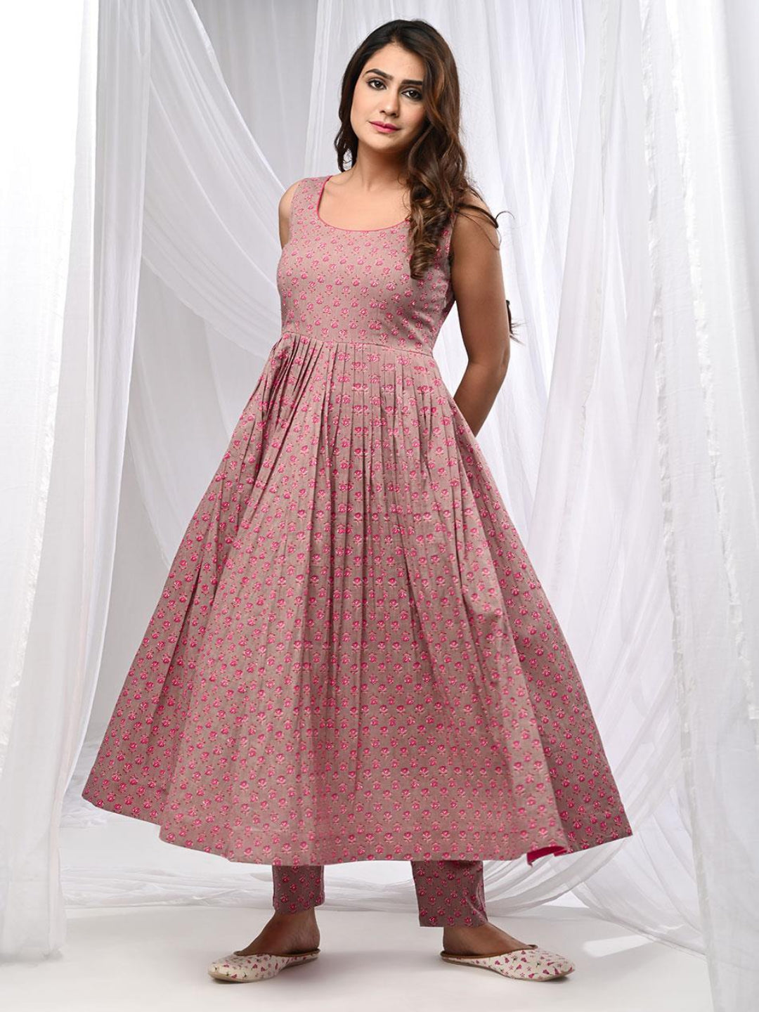 Fulwari-Pleated-Anarkali-Kurta-Set-&-Dupatta