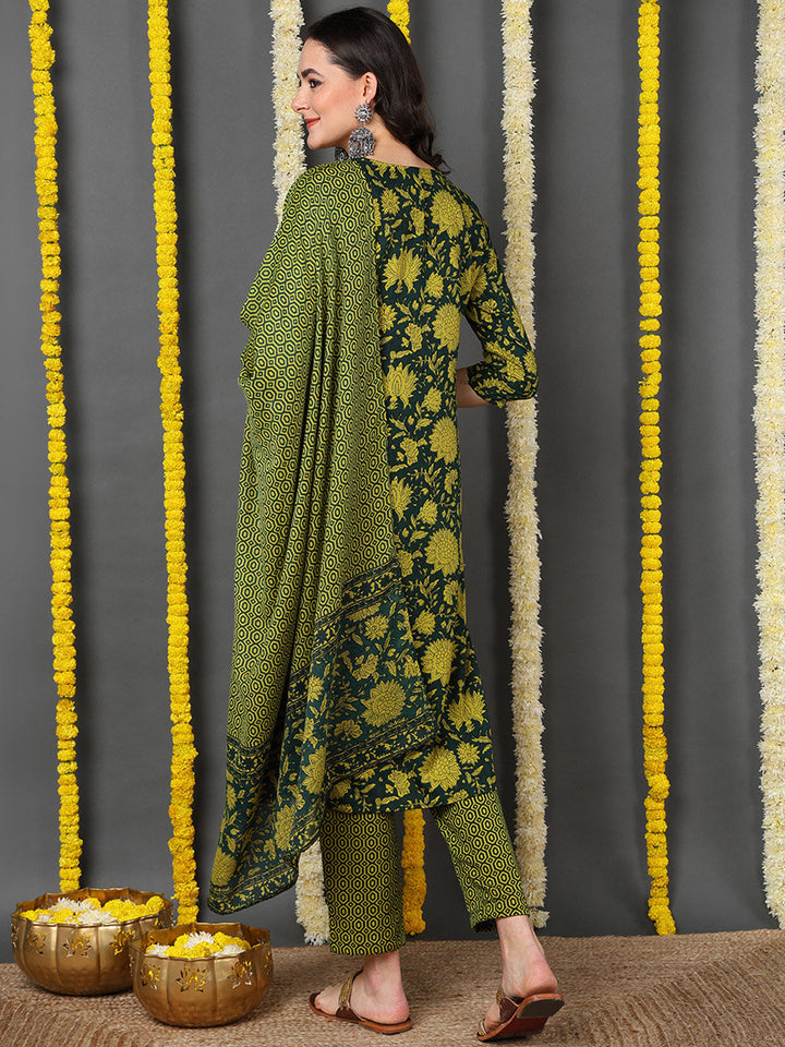 ZERESOUQ-Green-Cotton-Blend-Floral-Printed-Straight-Kurta-Trouser-With-Dupatta