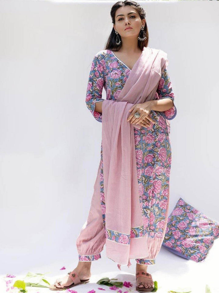 Gulabi-Loose-Kurta-With-Pants-(Set-Of-3)