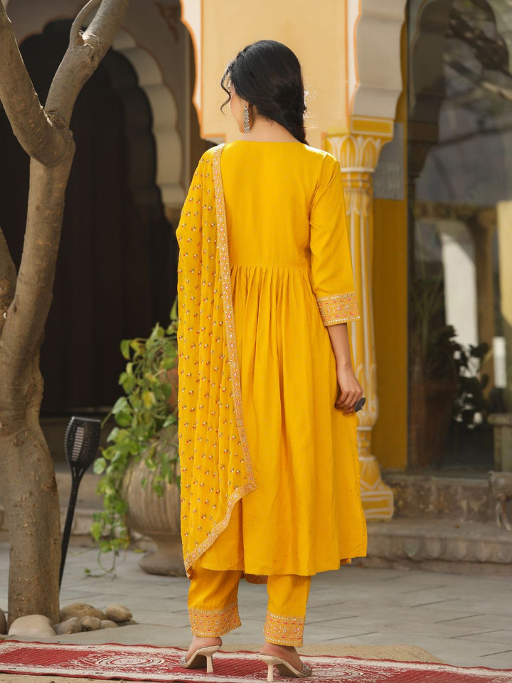 Isbah-Yellow-Naira-Cut-Kurta-Set-&-Dupatta