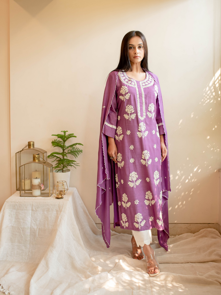 Lilac-&-White-Silk-Hand-Embroidered-Kurta-Set