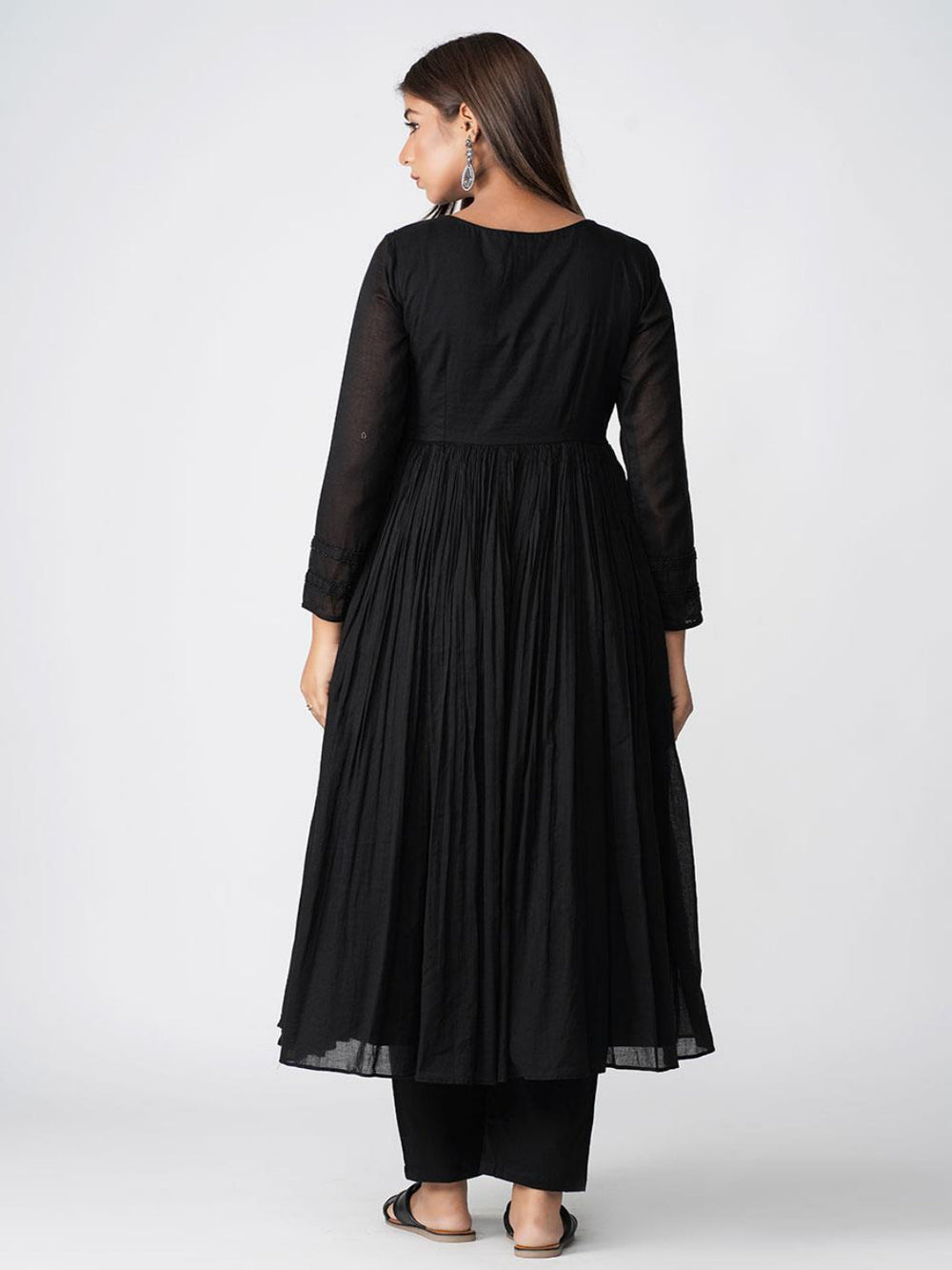 Manika-Black-Gathered-Anarkali-Kurta-Set