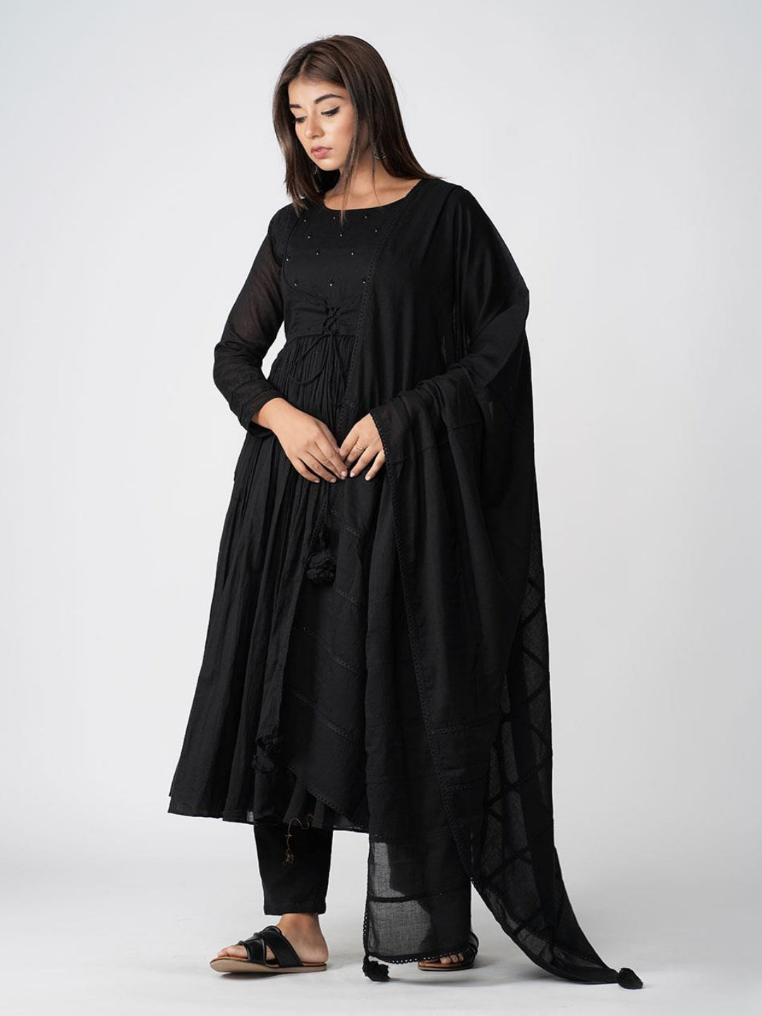 Manika-Black-Gathered-Anarkali-Kurta-Set