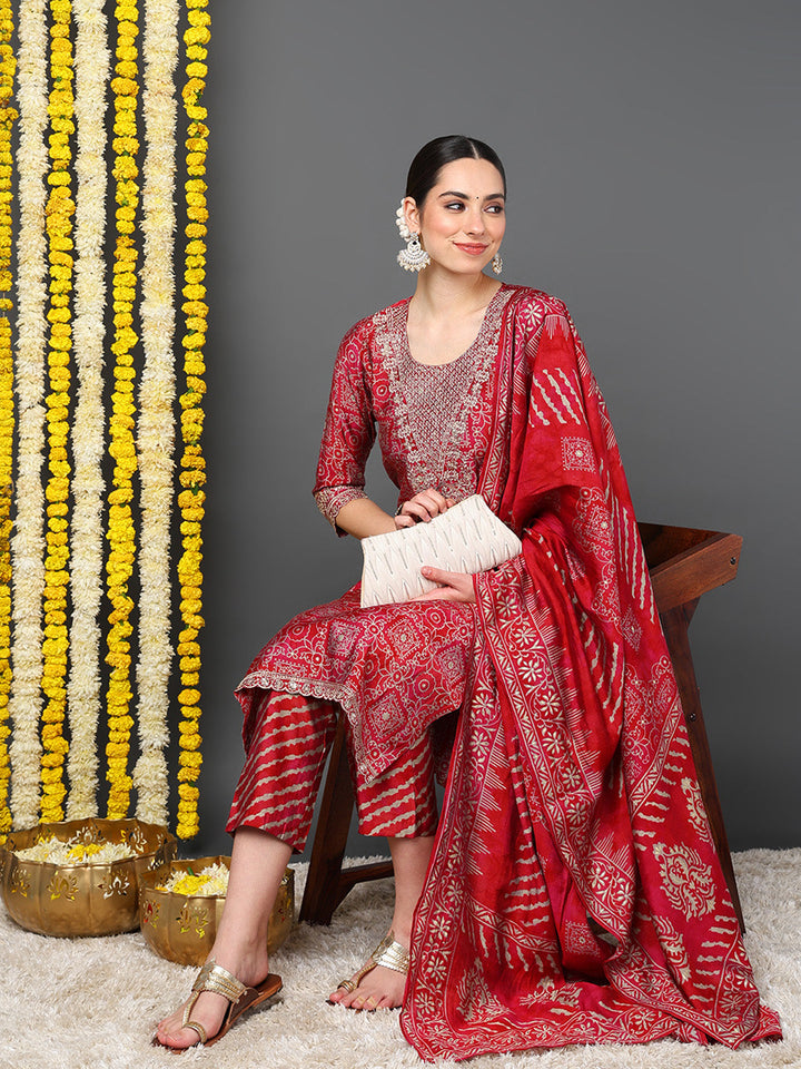 ZERESOUQ-Maroon-Polyester-Ethnic-Motifs-Printed-Straight-Kurta-Trouser-With-Dupatta