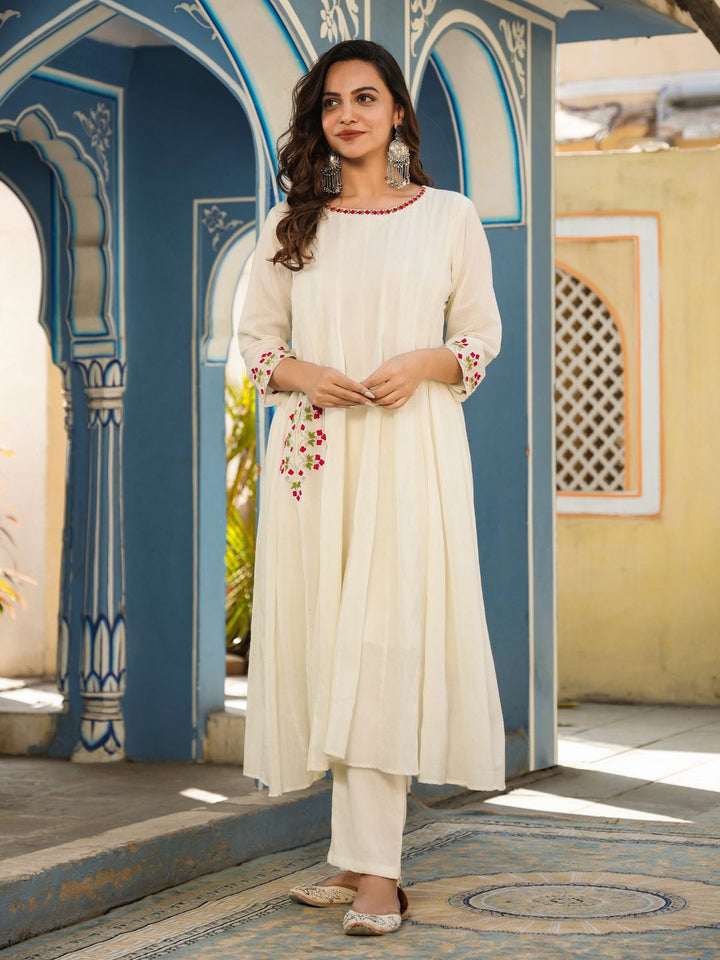 Masakali-White-Cotton-Anarkali-with-Pant
