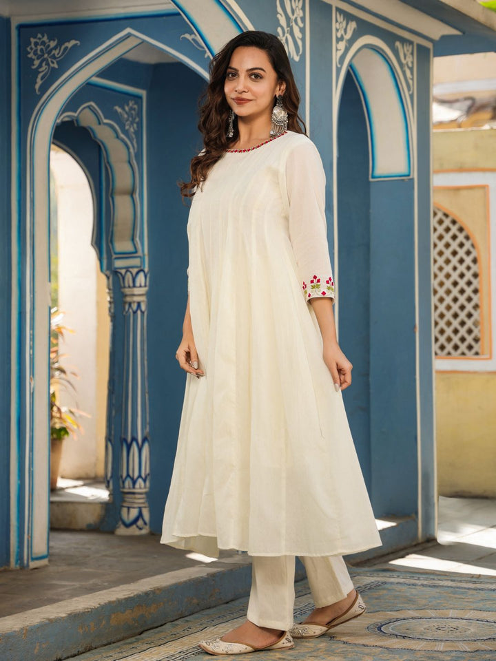 Masakali-White-Cotton-Anarkali-with-Pant