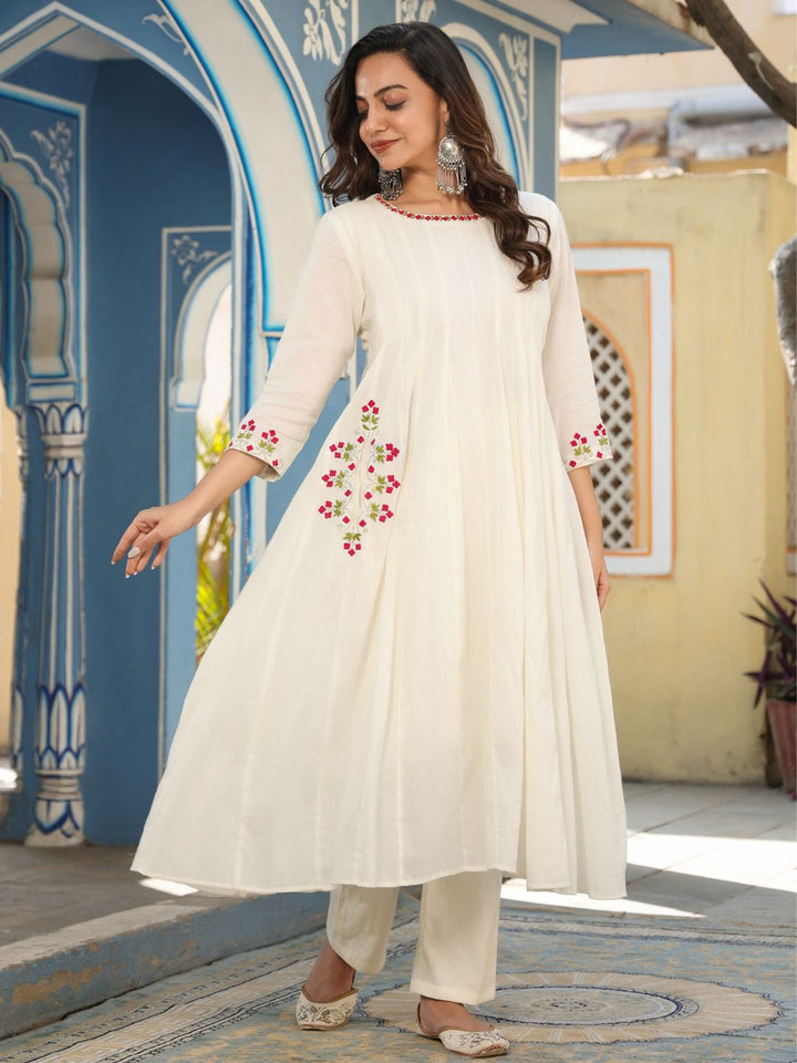 Masakali-White-Cotton-Anarkali-with-Pant