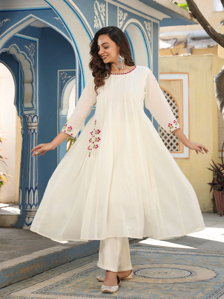 Masakali-White-Cotton-Anarkali-with-Pant