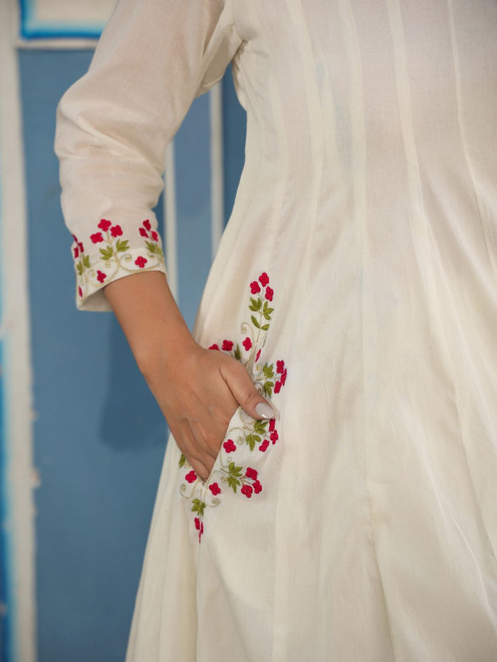 Masakali-White-Cotton-Anarkali-with-Pant