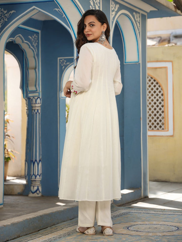 Masakali-White-Cotton-Anarkali-with-Pant