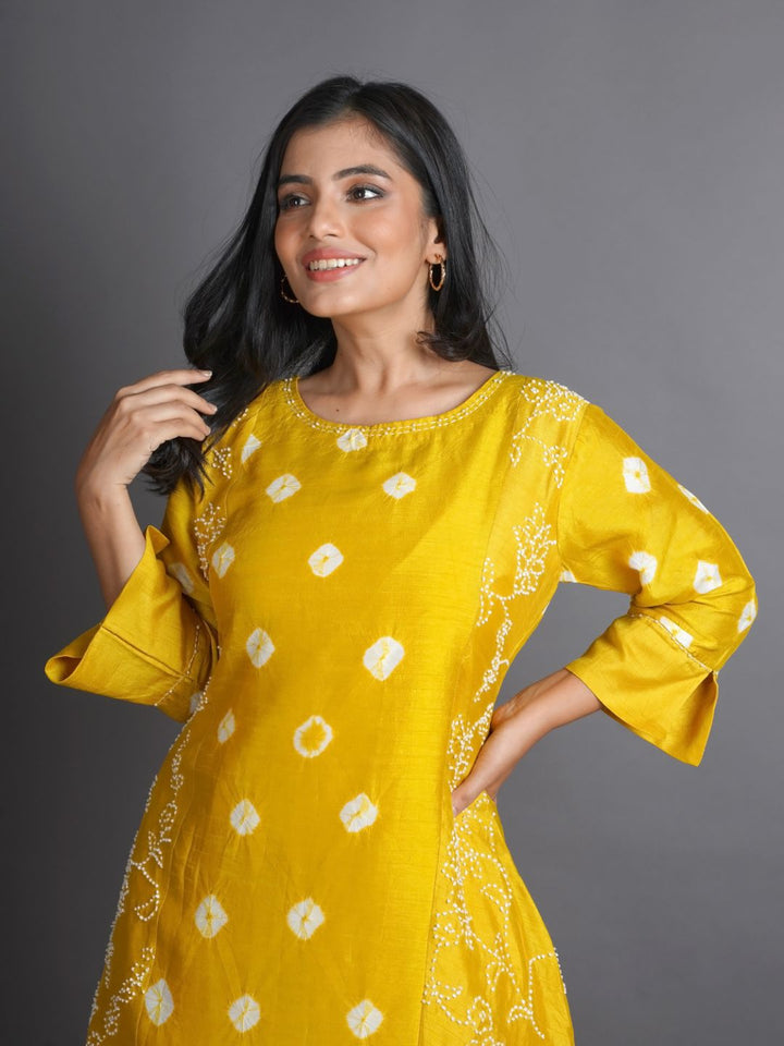 Mustard-Tie-Dye-Kurta-&-White-Cotton-pants