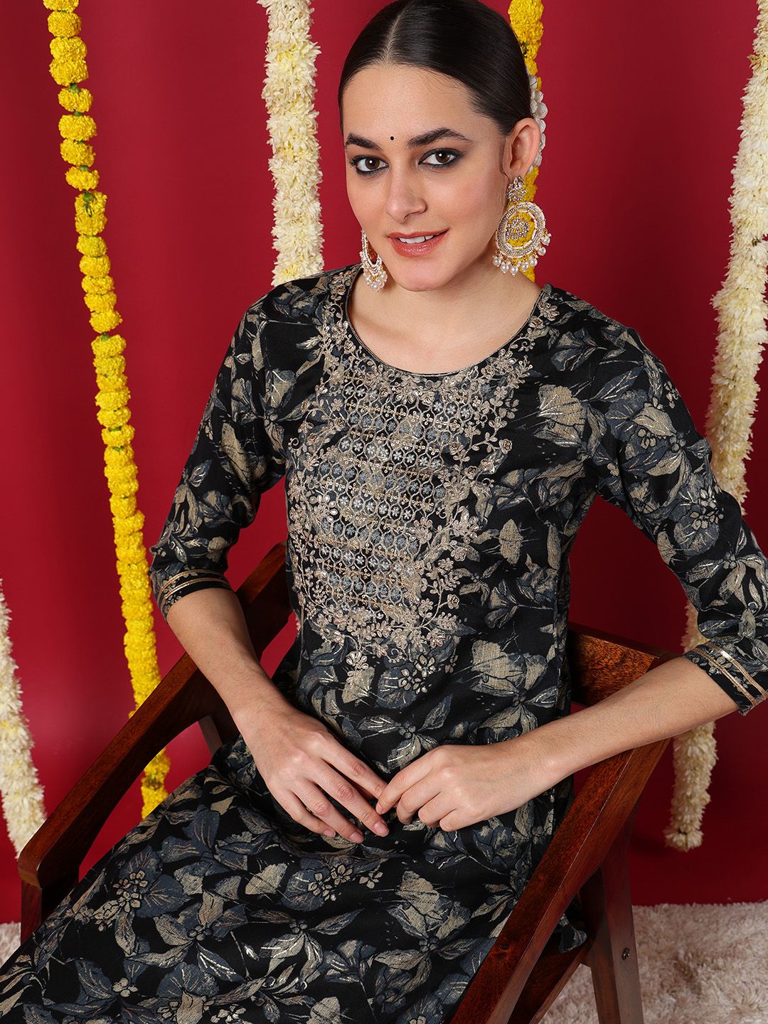 ZERESOUQ-Navy-Blue-Silk-Blend-Floral-Printed-Straight-Kurta
