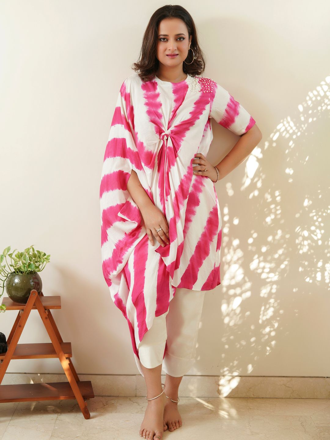 Off-White-&-Pink-Leheriya-Kaftan-With-Pants