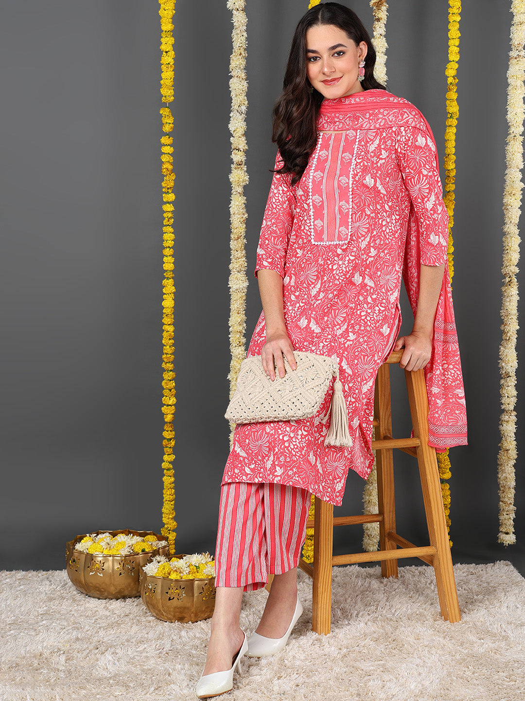ZERESOUQ-Pink-Cotton-Blend-Floral-Printed-Straight-Kurta-Trouser-With-Dupatta