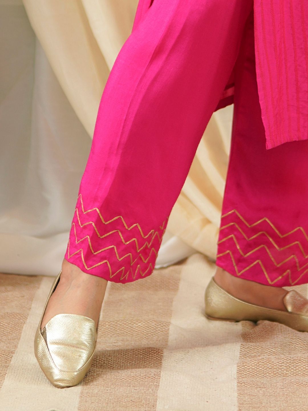Pink-Textured-Silk-Kurta-Set-with-Dupatta