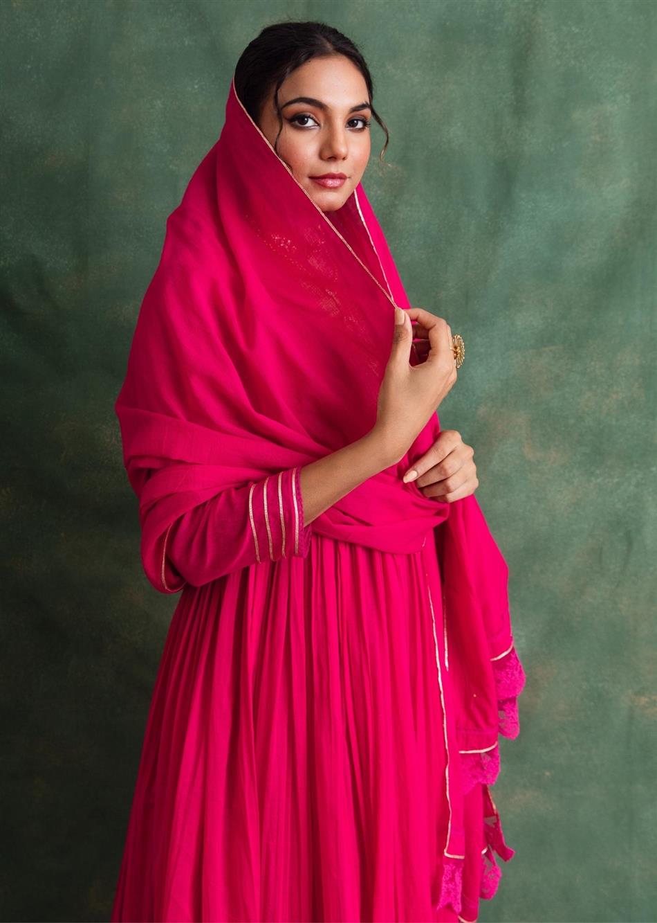 Rangrezee Rani Pink V-Neck Anarkali Set (Set Of 3)